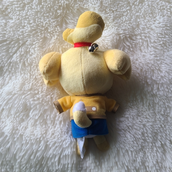 Animal Crossing Isabelle Plush - Picture 2 of 2